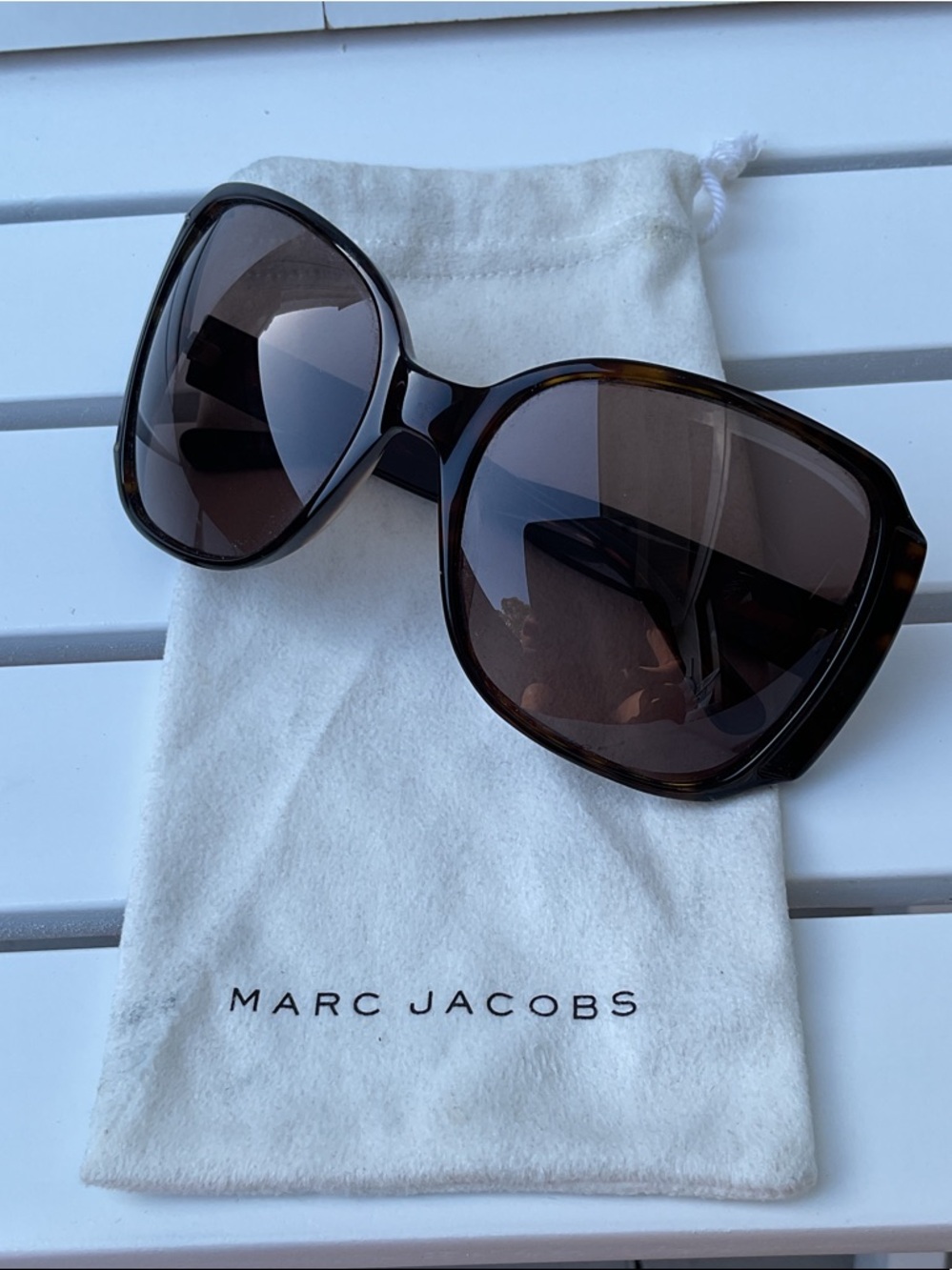 Marc Jacobs Tortoiseshell Frame Sunglasses with Brown Lenses - Picture 6 of 6